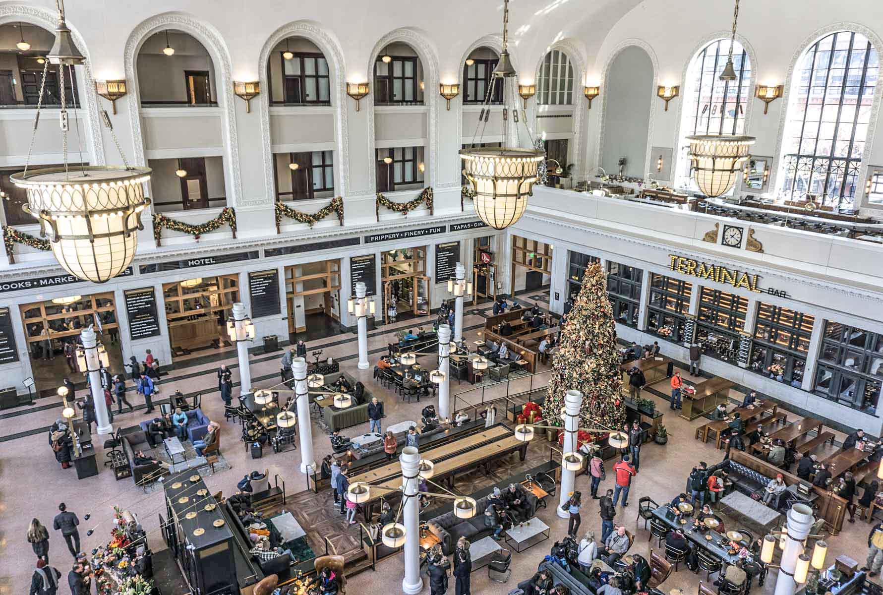 DENVER UNION STATION LUGDEN Luggage Storage & Phone Charging